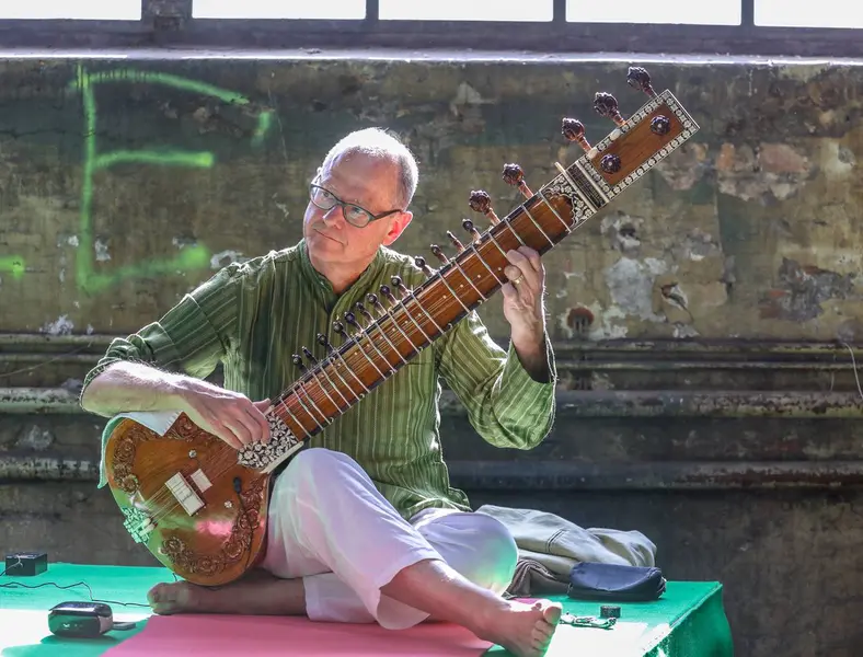 Sitar-Konzert mit Hans Wettstein