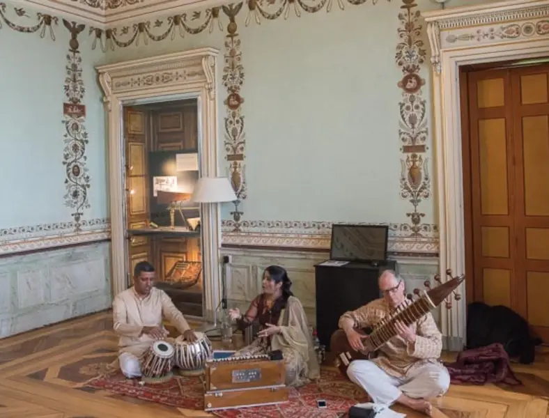 Begleitung auf der Surbahar von Bijayashree Samal (Gesang) und Shrirang Mirajkar (Tabla) in Genf am 16.04.2018