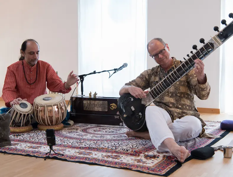Sitar und Gesang-Konzert mit Manish Vyas (Tabla und Mantra Singing)